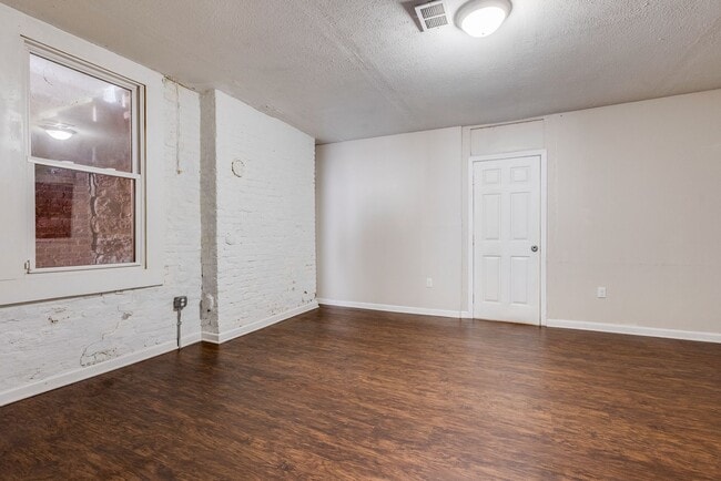 Building Photo - 2623 S 18th St