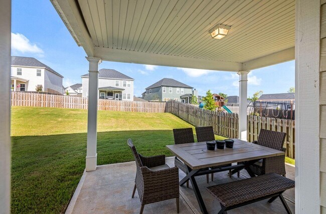 Building Photo - 3580 Hilltop Trl