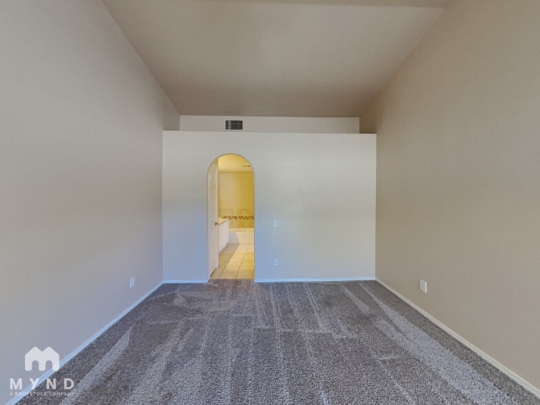 Building Photo - 3018 W Laquila Aerie