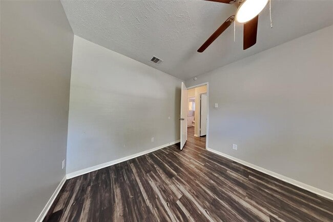 Building Photo - 3214 Evergreen Glade Dr