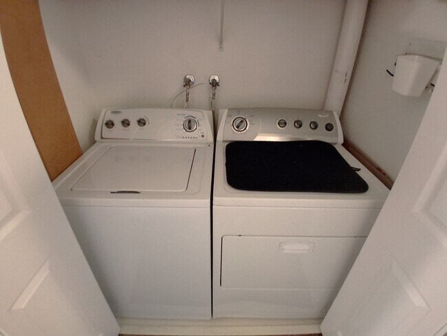 Building Photo - 1547 N 550 W