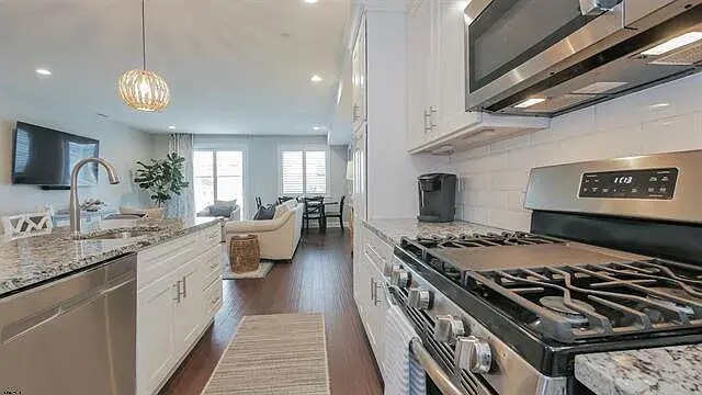 Building Photo - 9 S Granville Ave