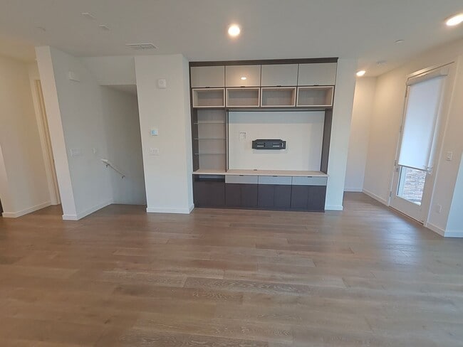 Building Photo - Coming Soon ? Bright, Modern Living in Sunnyvale