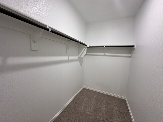 Building Photo - 1821 Aleia Cv