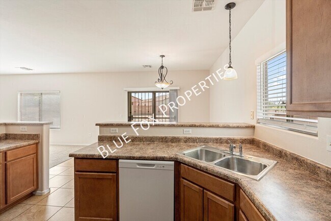 Building Photo - 8277 W Zlacket Dr