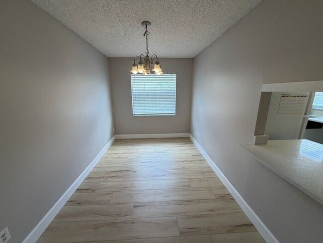 Building Photo - 4160 Pershing Pointe Pl