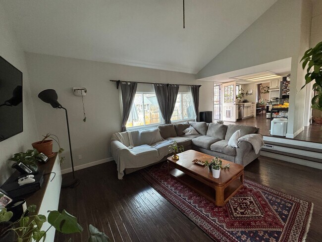 Building Photo - Room for Rent – Bear Valley, Denver | $1,000/month (Bills Included)