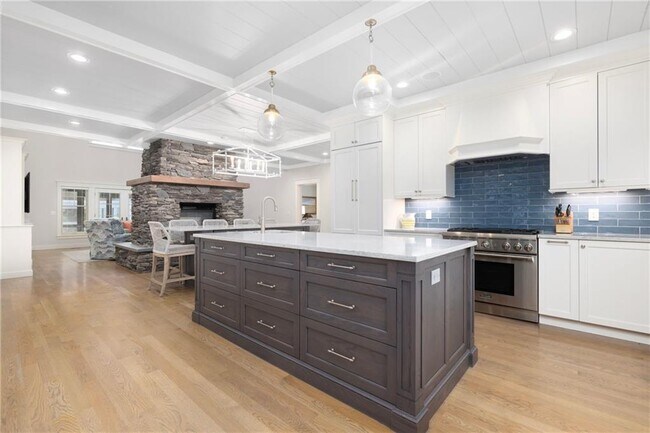 Building Photo - 46 Carnegie Heights Dr