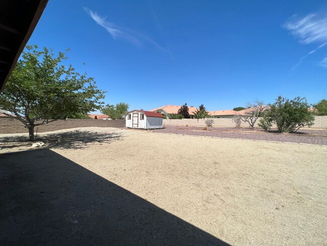 Building Photo - Apple Valley Desert Knolls Home