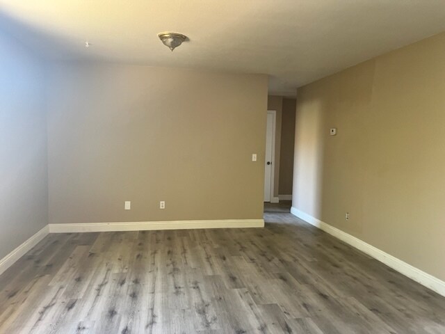 Dining area - 4435 Edra Ave