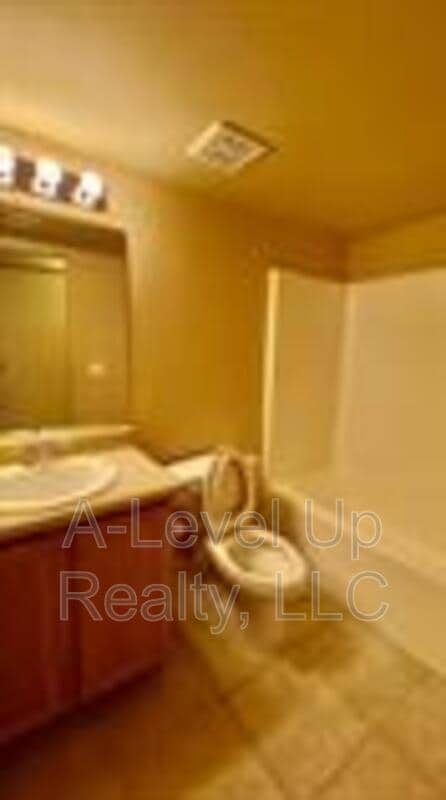 Building Photo - 208 E Yavapai Rd