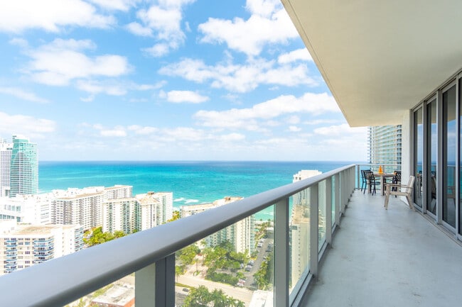Building Photo - 4010 S Ocean Dr
