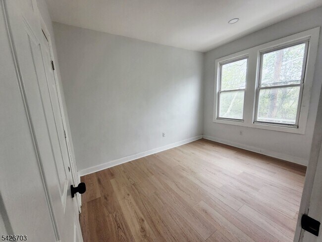 Building Photo - 49 Union Pl