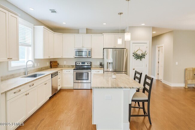 Building Photo - 29 Downing Dr