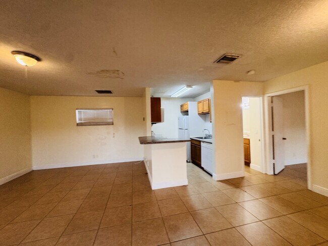 Building Photo - 7 Crossings Cir