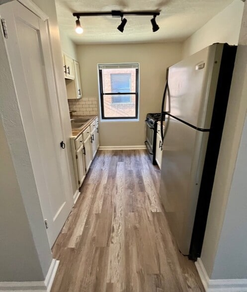 Building Photo - 5422 Chippewa St