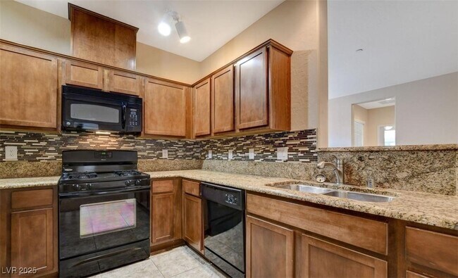 Building Photo - 6868 Sky Pointe Dr