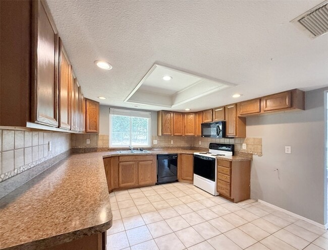 Building Photo - 405 Peninsula Dr