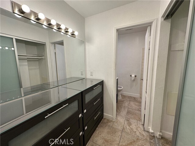 Building Photo - 1222 N Olive Dr