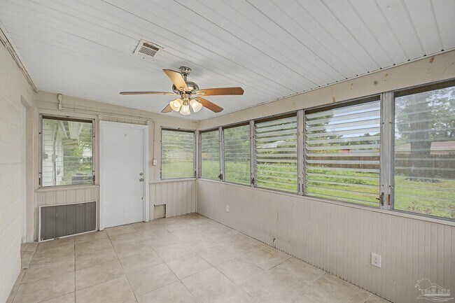 Building Photo - 560 N 72nd Ave