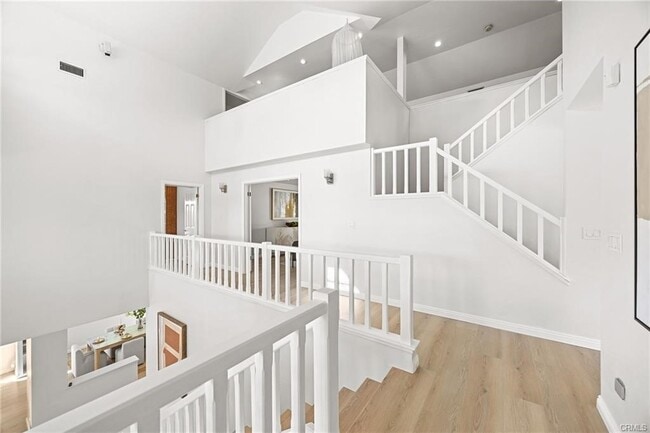 Building Photo - 673 S Mentor Ave