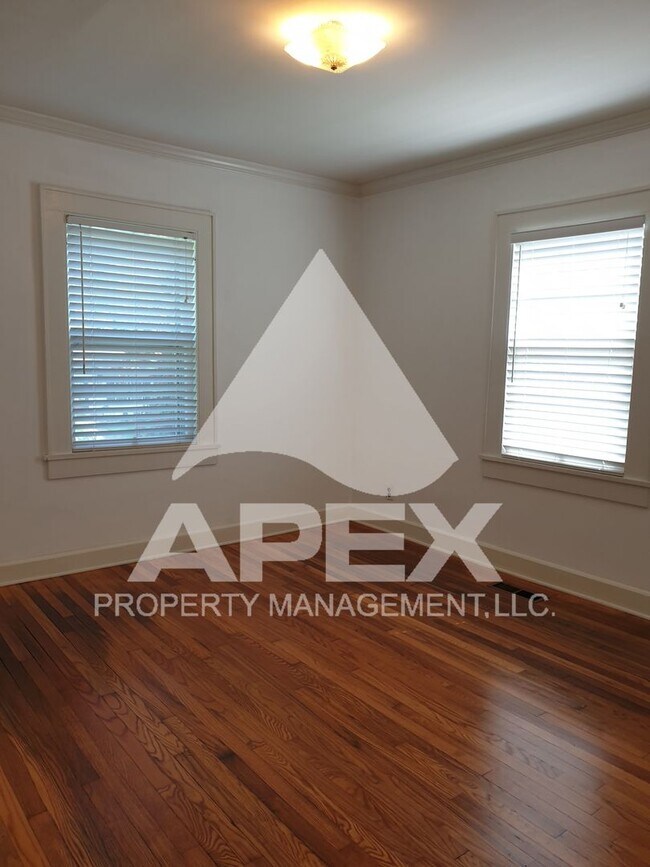 Building Photo - NORTH KNOX - 3 Bd Single Family Brick Ranc...