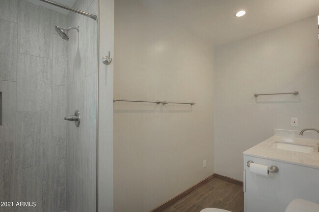 Building Photo - 10006 N 37th St