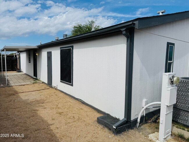 Building Photo - 18001 N 19th St