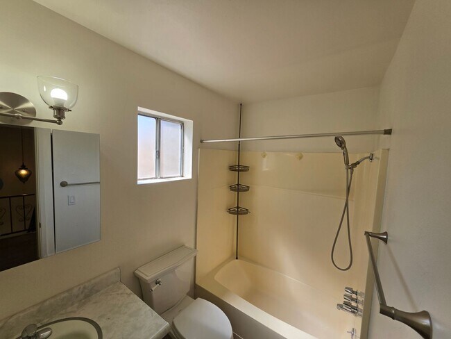 Building Photo - 3885 N Fanning Dr