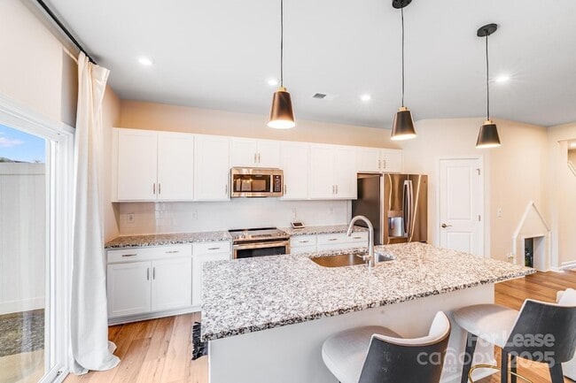 Building Photo - 3133 Hutton Gdns Ln