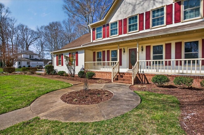 Building Photo - 5 Bed, 2.5 Bath Home in the Heart of Red Mill Farms