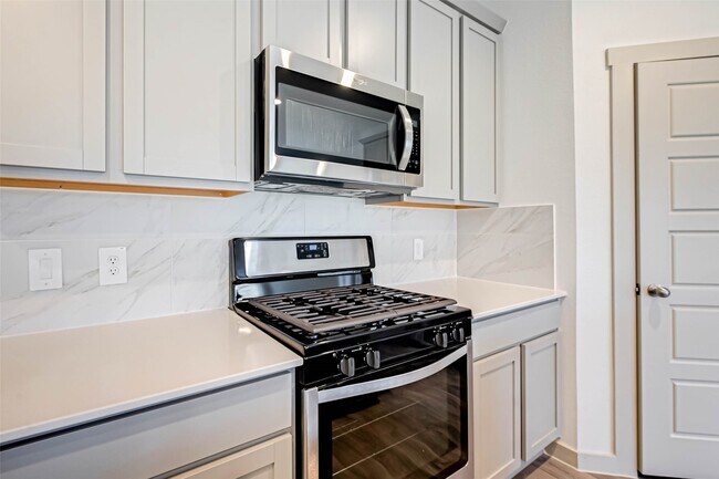 Building Photo - 250 John House Ln