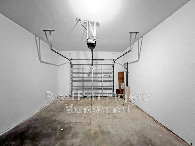Building Photo - 1320 Trafalgar Pkwy