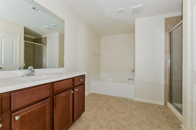 Building Photo - 27053 Leonardo Dr