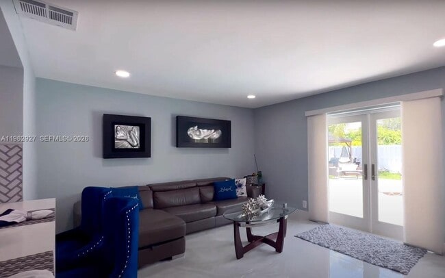 Building Photo - 8275 Shadow Wood Blvd