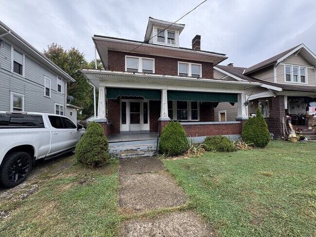 Primary Photo - 459 N Main St