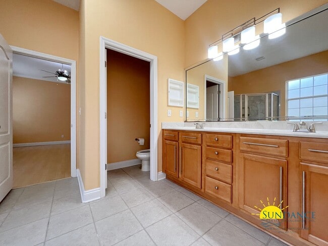 Building Photo - Spacious 3-Bedroom Home with Florida Room in the Heart of Fort Walton Beach!