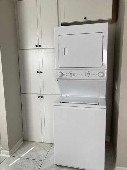 Building Photo - 1608 Willowby St