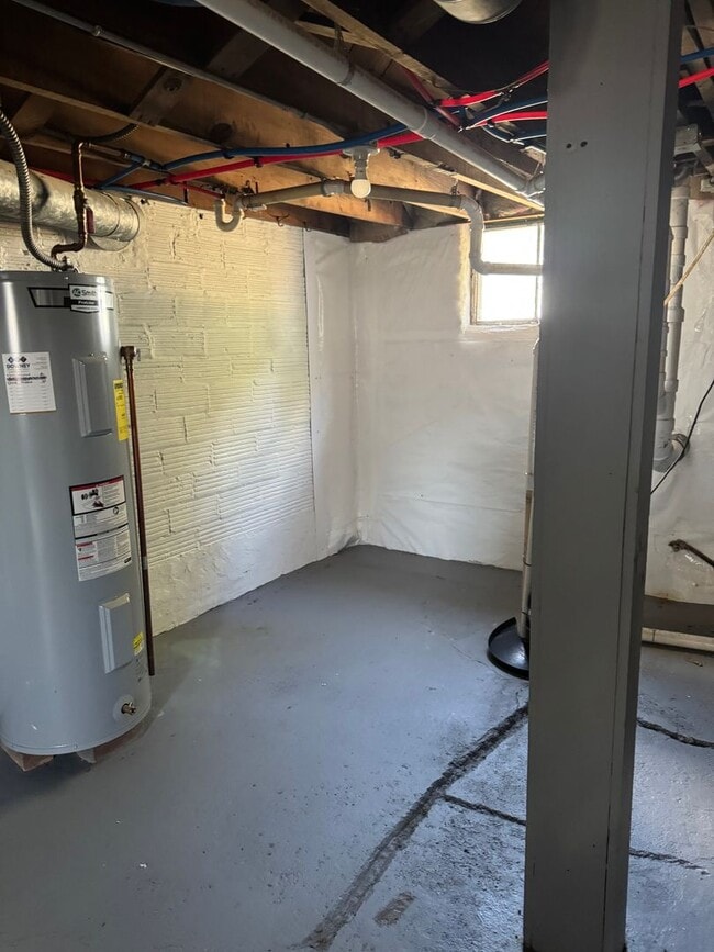 Building Photo - Beautiful, Meticulously Maintained Home in Perrysburg