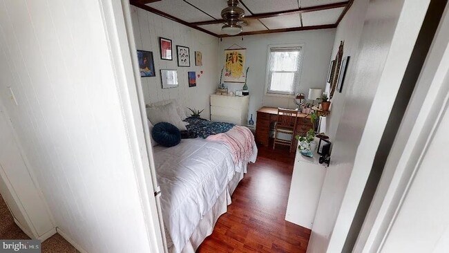 Building Photo - 415 E Flora St