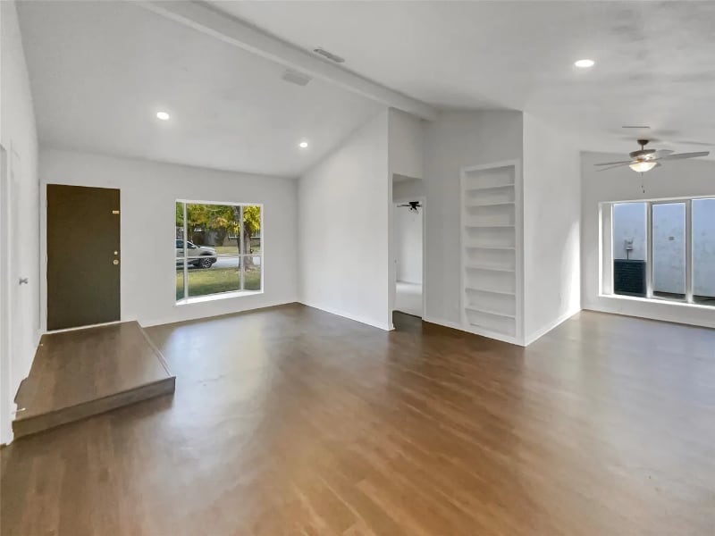 Building Photo - 1746 Whiteoak Dr