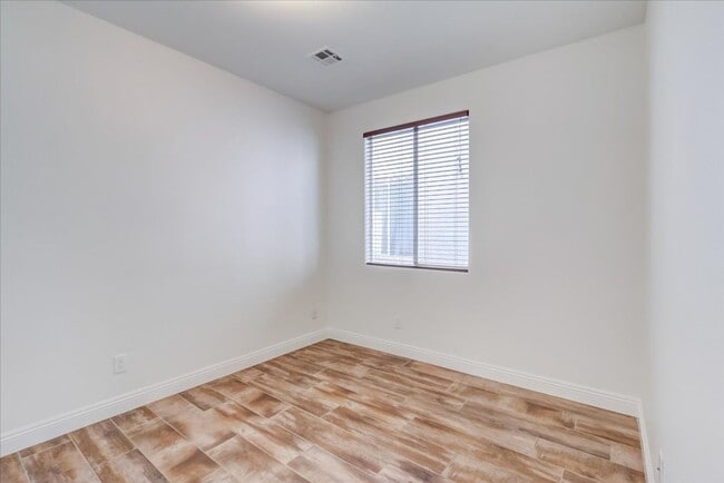 Building Photo - 10948 Positano St