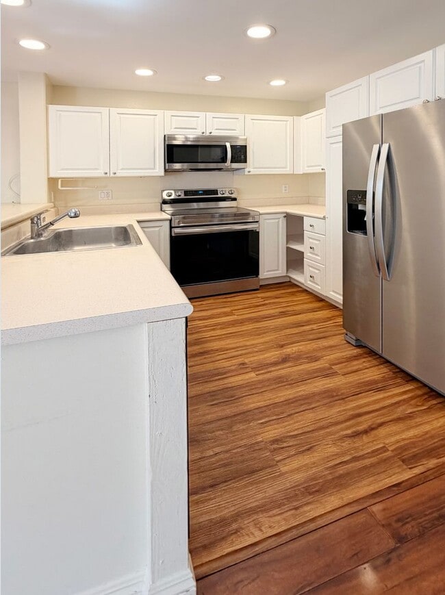 Building Photo - 91-1031 Kaimalie St #4K5
