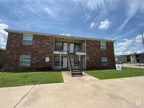 Building Photo - 1600 Dugger Cir