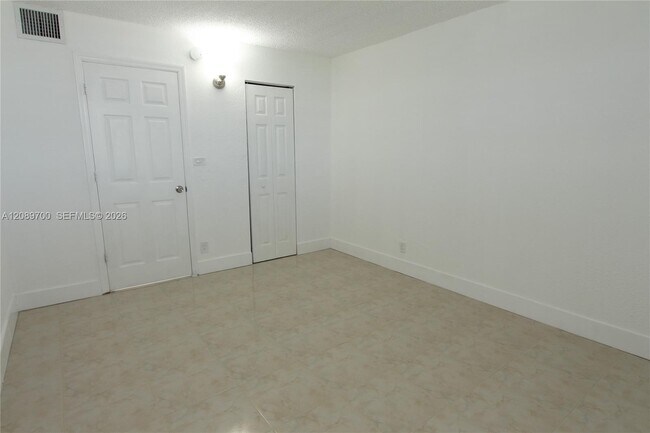 Building Photo - 4550 NW 9th St