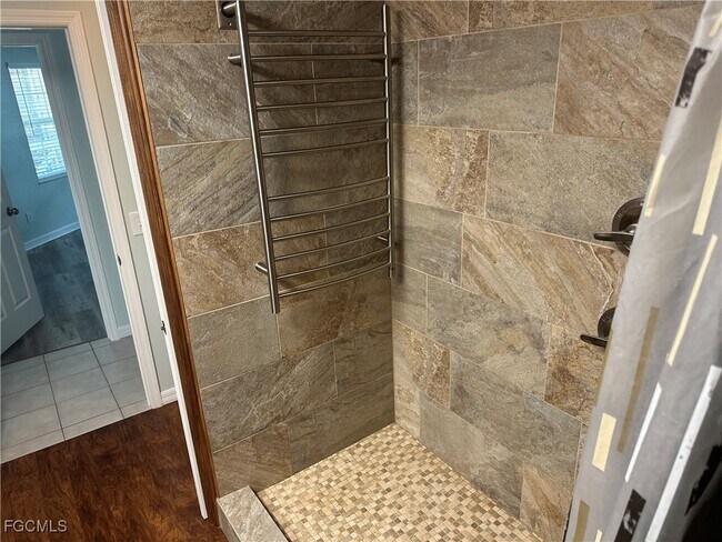 Building Photo - 950 Moody Rd