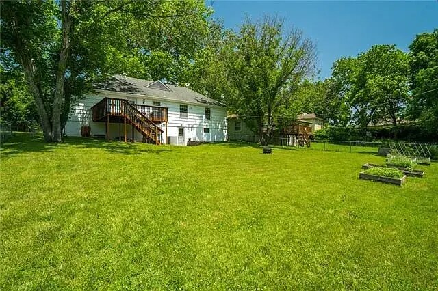 Building Photo - 319 E 100th Ter