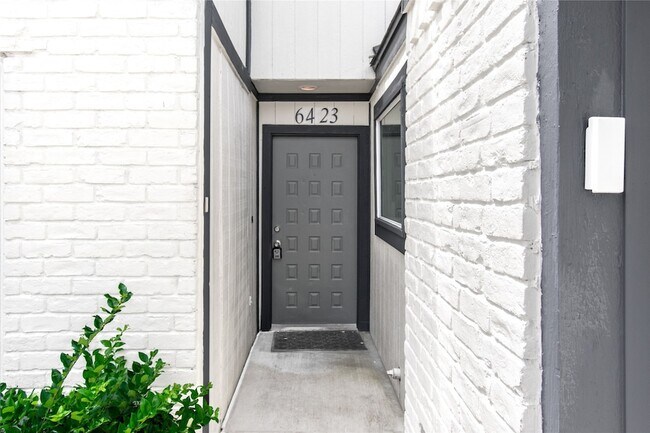 Building Photo - 6423 Coachwood Dr