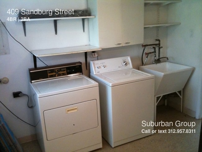 Building Photo - 409 Sandburg St