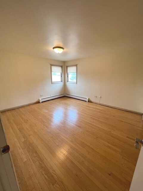 Building Photo - 6744 W Diversey Ave